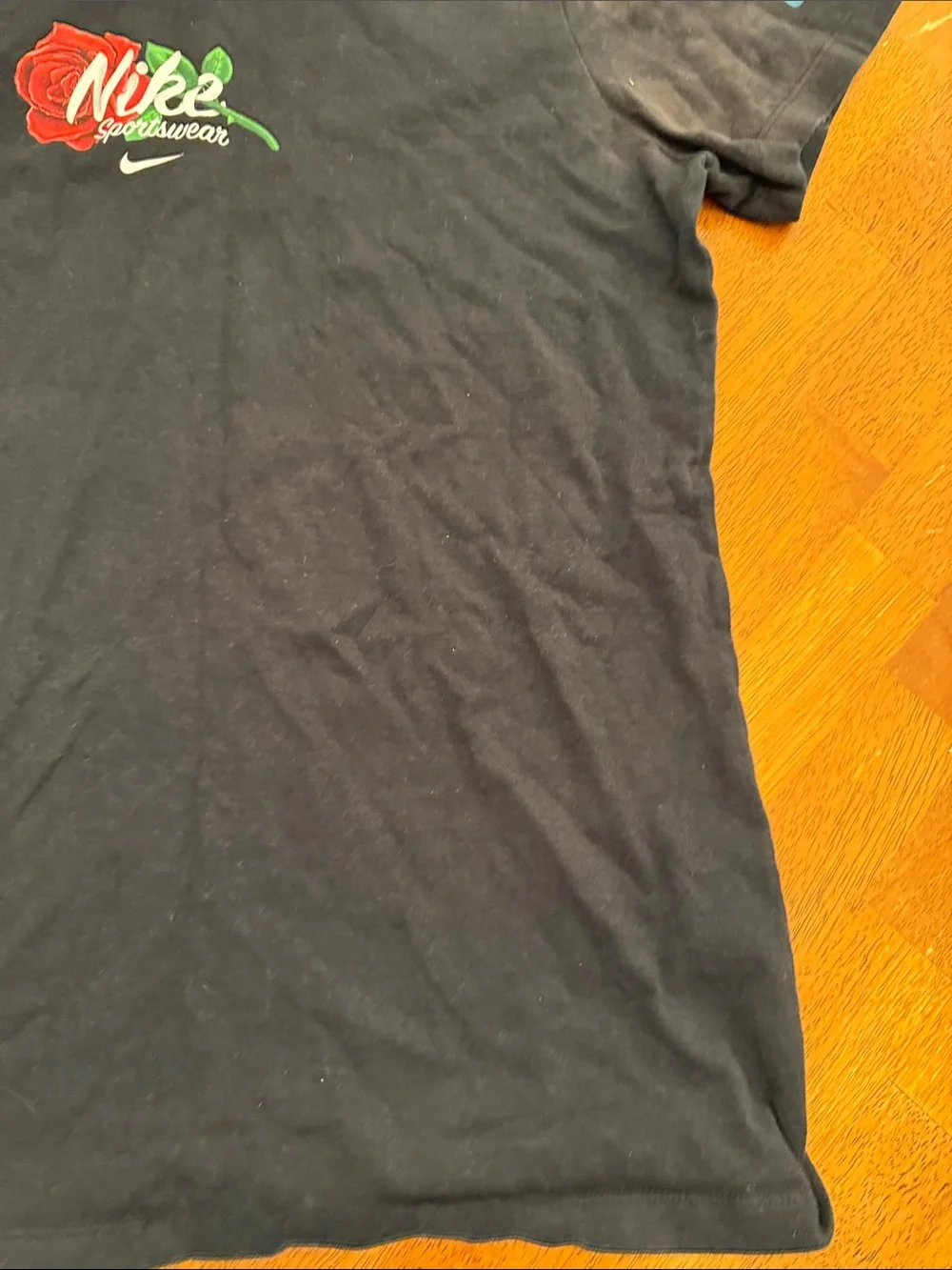 Nike Black Short Sleeve Tee with Red Rose Graphic small Los Angeles